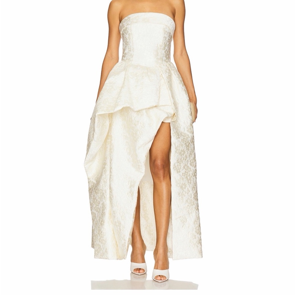 Elliatt Strapless Cream Gown